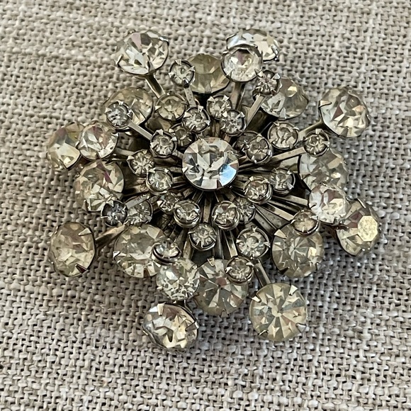 Vintage Round Starburst Silver Crystal Brooch - Picture 1 of 3